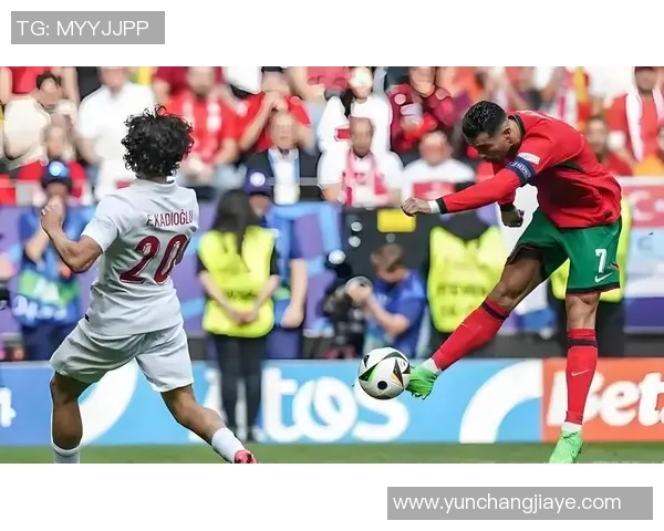 足坛巨星风采尽显颜值与实力并存的足球明星帅气写真 足坛巨星风采尽显颜值与实力并存的足球明星帅气写真