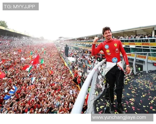 足球巨星喜悦时刻回顾：那些令人动容的瞬间与激动人心的庆祝时刻