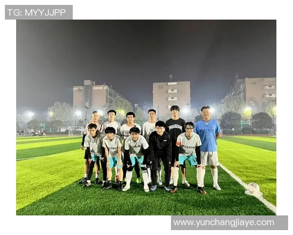 足球巨星云集球场合照精彩瞬间展现绿茵场上的荣耀与激情 足球巨星云集球场合照精彩瞬间展现绿茵场上的荣耀与激情